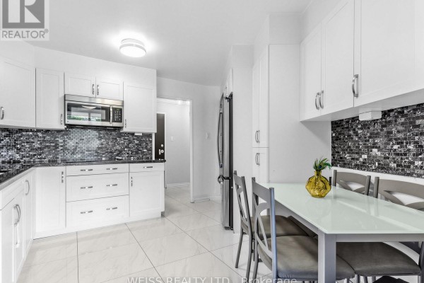 Primary Bedroom - 202 - 150 Neptune Drive, Toronto, ON M6A2Y9 Photo 4