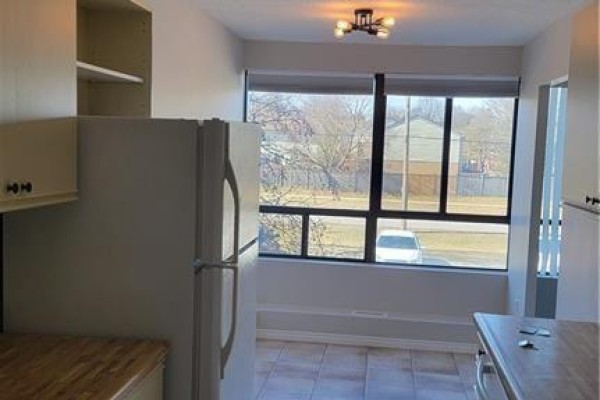 Kitchen - 202 - 1600 Adelaide Street, London North, ON N5X3H6 Photo 2