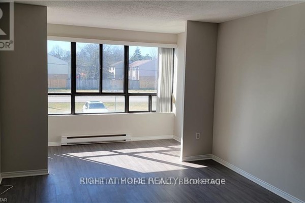 Laundry room - 202 - 1600 Adelaide Street, London North, ON N5X3H6 Photo 4