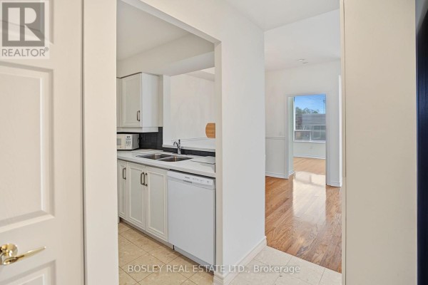 Dining room - 202 - 1750 Bayview Avenue, Toronto, ON M4G4H6 Photo 2