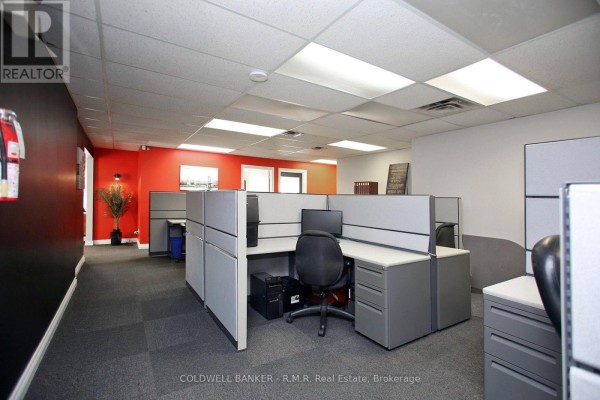 202 - 179 King Street E, Oshawa, ON L1H1C2 Photo 5