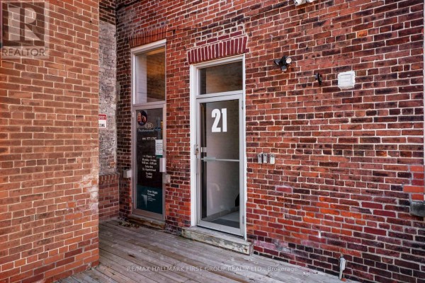 Bathroom - 202 - 19 King Street W, Cobourg, ON K9A2M1 Photo 4