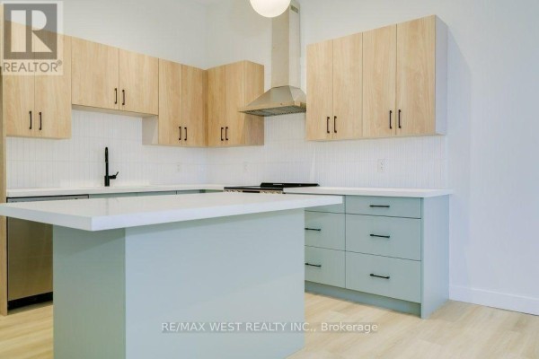 Primary Bedroom - 202 - 2083 Danforth Avenue, Toronto, ON M4C1K1 Photo 3