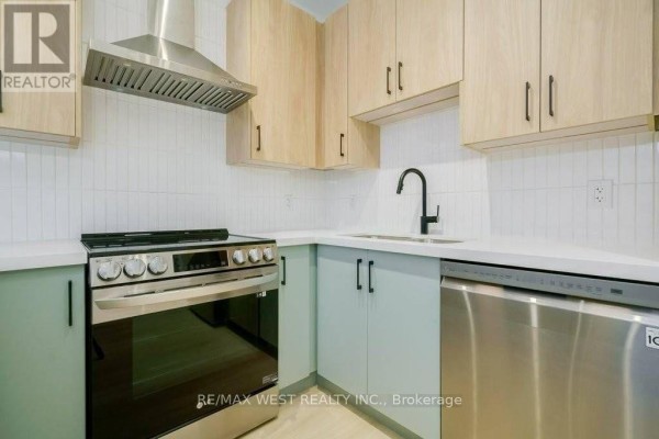 202 - 2083 Danforth Avenue, Toronto, ON M4C1K1 Photo 4