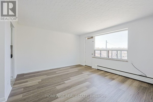 202 - 2204 Dufferin Street, Toronto, ON M6E3R8 Photo 3