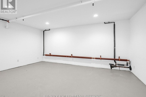 202 - 221 Sterling Road E, Toronto, ON M6P3L4 Photo 2
