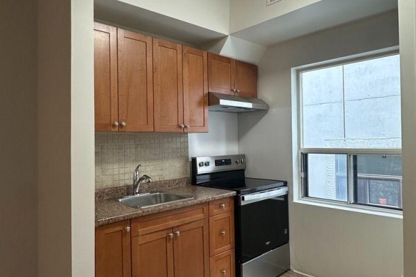 202 - 249 Augusta Avenue, Toronto, ON, photo 3