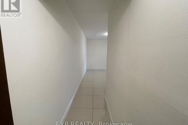 Kitchen - 202 - 258 Lakeshore Road E, Mississauga, ON L5G1G9 Photo 2