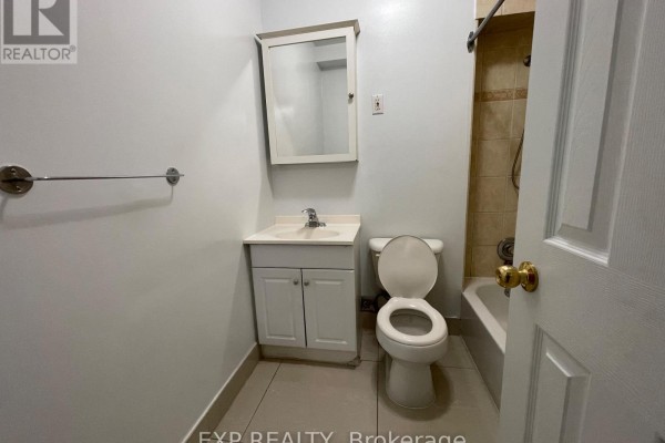 Bedroom 3 - 202 - 258 Lakeshore Road E, Mississauga, ON L5G1G9 Photo 5