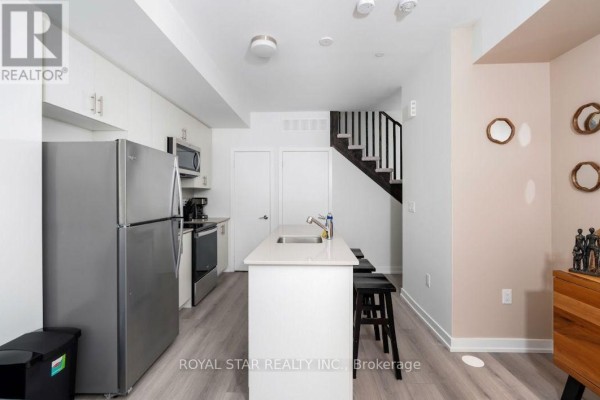 202 - 3562 Conolial Drive, Mississauga, ON, photo 2