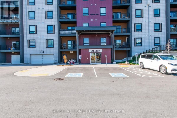 202 - 4 Spice Way, Barrie, ON, photo 3
