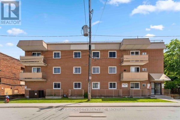 202 - 4692 Crysler Avenue, Niagara Falls, ON, photo 2
