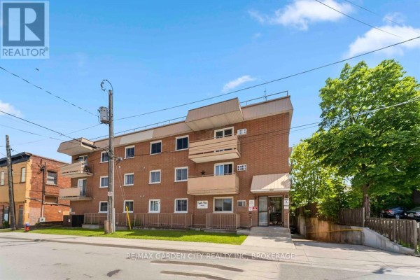 202 - 4692 Crysler Avenue, Niagara Falls, ON, photo 3