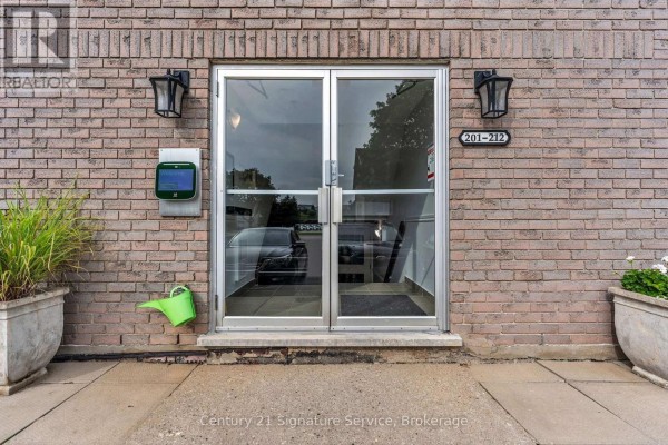 202 - 50 Campbell Court, Stratford, ON, photo 3