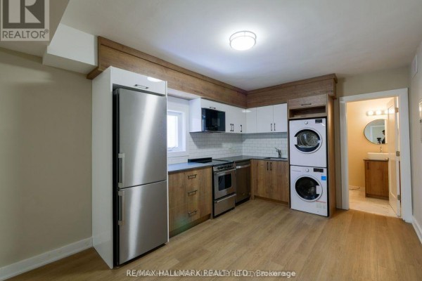 202 - 628 Danforth Avenue, Toronto, ON M4K1R3 Photo 2