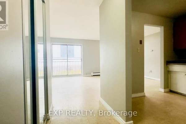 Bedroom 2 - 202 - 76 Brybeck Crescent, Kitchener, ON N2M2C6 Photo 2