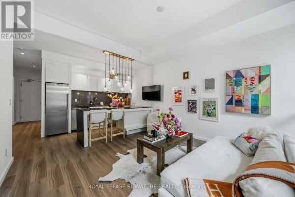 Kitchen - 202 - 8 Charlotte Street, Toronto, ON M5V0K4 Photo 2