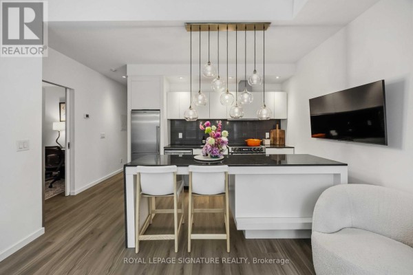 Living room - 202 - 8 Charlotte Street, Toronto, ON M5V0K4 Photo 4