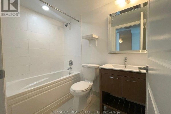 Kitchen - 202 - 80 Esther Lorrie Drive, Toronto, ON M9W0C6 Photo 3