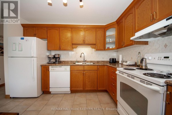 Bedroom - 202 - 878 Armour Road, Peterborough, ON K9H2A6 Photo 4
