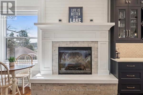202 & 206 - 12 Bigwin Island, Lake Of Bays, ON, photo 3