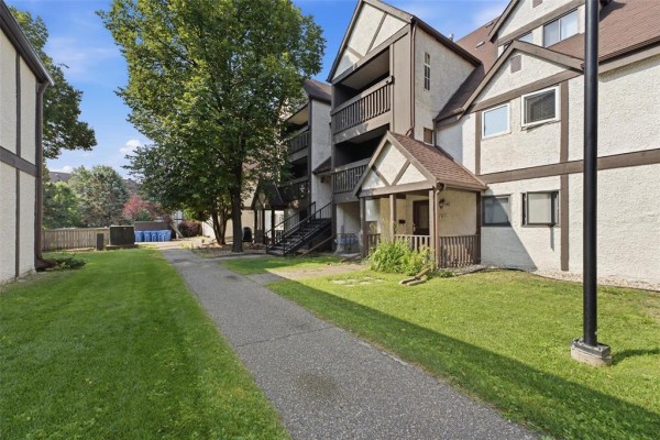 202 109 Swindon Way, Winnipeg, MB R3P0W3 Photo 2