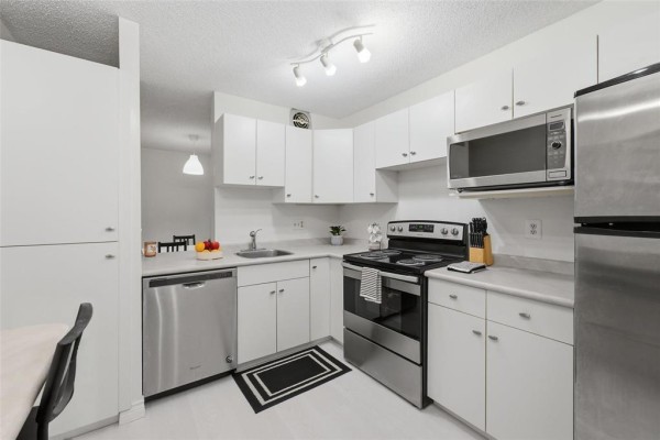 202 109 Swindon Way, Winnipeg, MB R3P0W3 Photo 4