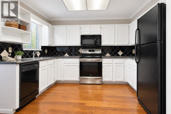 202 1140 Castle Crescent, Port Coquitlam, BC V3C5R6 Photo 5