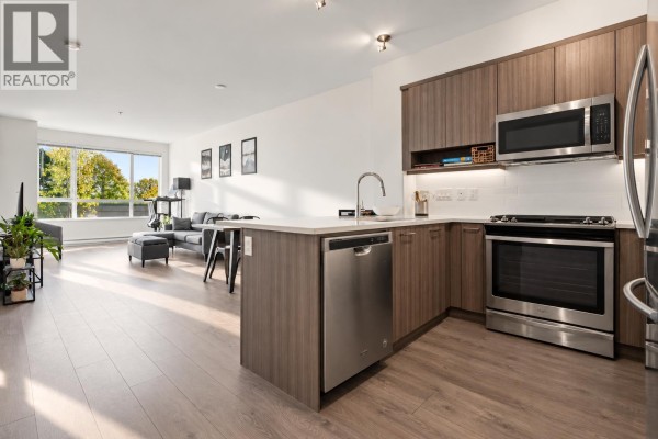202 1306 Fifth Avenue, New Westminster, BC V3M0K5 Photo 3