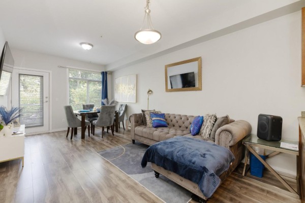 202 13277 108 Avenue, Surrey, BC V3T0A9 Photo 3