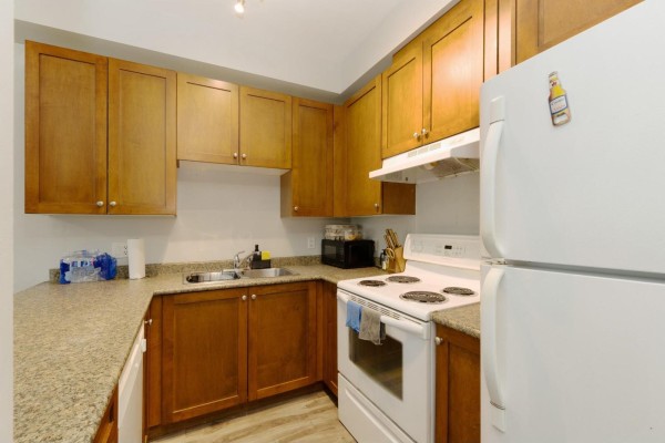 202 13277 108 Avenue, Surrey, BC V3T0A9 Photo 5