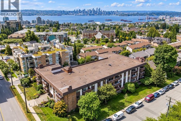 202 1345 Chesterfield Avenue, North Vancouver, BC V7M2N1 Photo 2