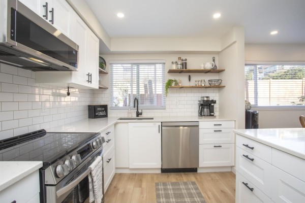 202 1381 Martin Street, White Rock, BC V4B3W6 Photo 5