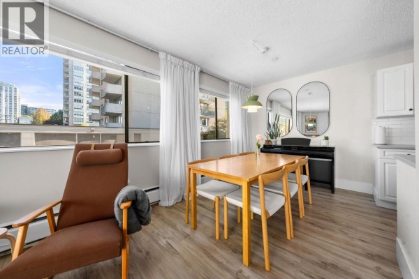 202 1610 Chesterfield Avenue, North Vancouver, BC V7M2N7 Photo 4