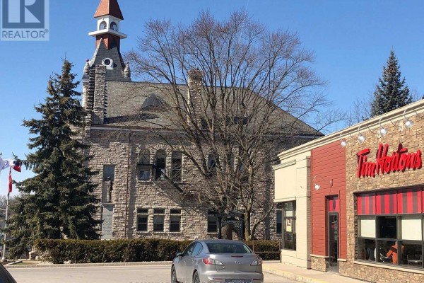 202-204 Queen Street E, St  Marys, ON, photo 2