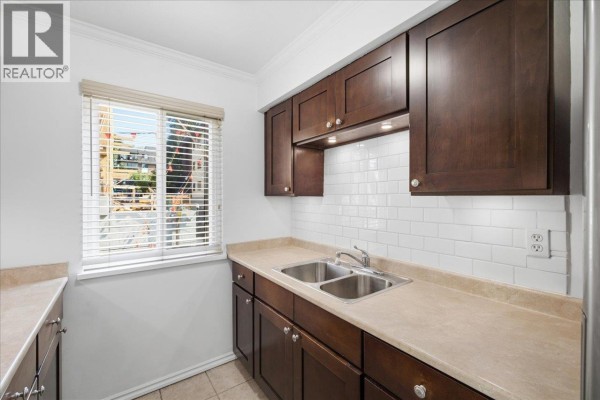 202 212 Forbes Avenue, North Vancouver, BC V7M3E5 Photo 4