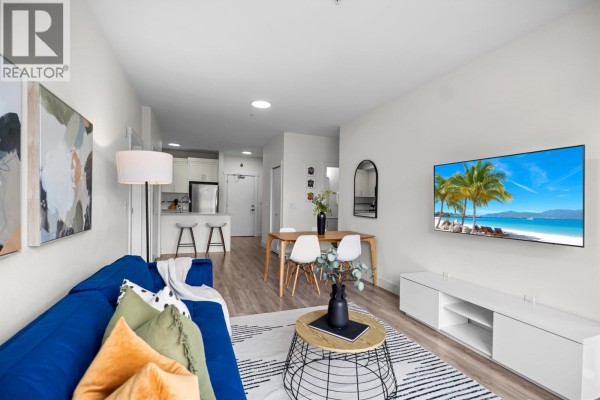 202 22577 Royal Crescent, Maple Ridge, BC V2X2M2 Photo 4