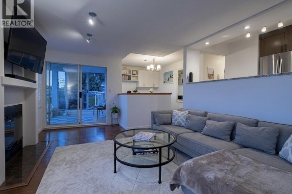 202 2440 Haywood Avenue, West Vancouver, BC V7V1Y1 Photo 4