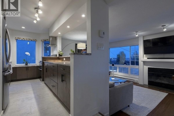 202 2440 Haywood Avenue, West Vancouver, BC V7V1Y1 Photo 5