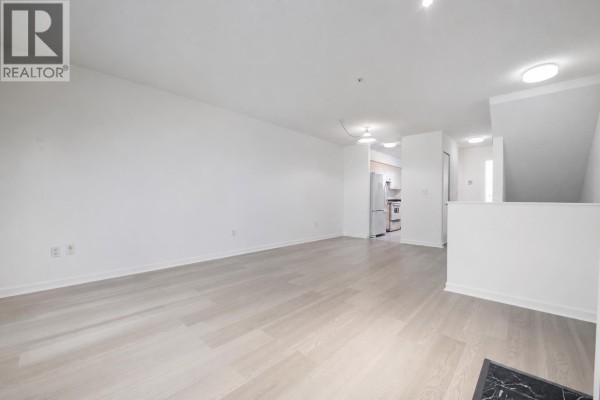 202 3683 Wellington Avenue, Vancouver, BC V5R4Z5 Photo 4