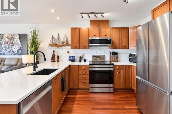 202 414 Gower Point Road, Gibsons, BC V0N1V5 Photo 4