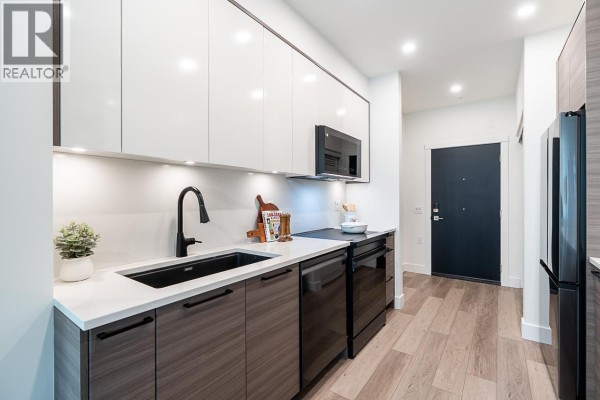 202 422 Lakewood Drive, Vancouver, BC, photo 2