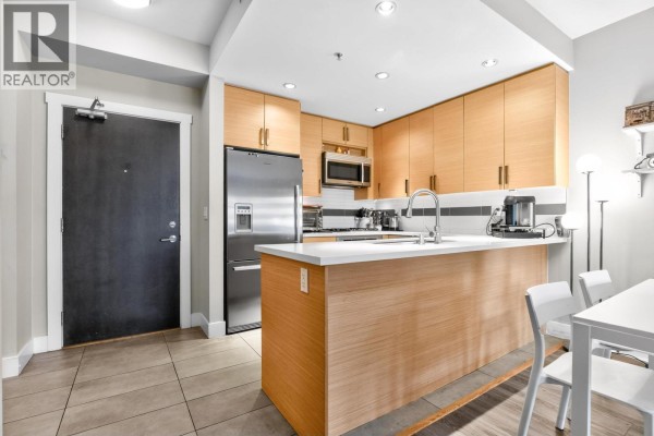202 4710 Hastings Street, Burnaby, BC V5C2K7 Photo 5