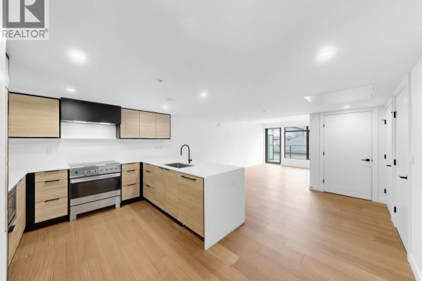 202 6485 Manitoba Street, Vancouver, BC V5Y0P7 Photo 4