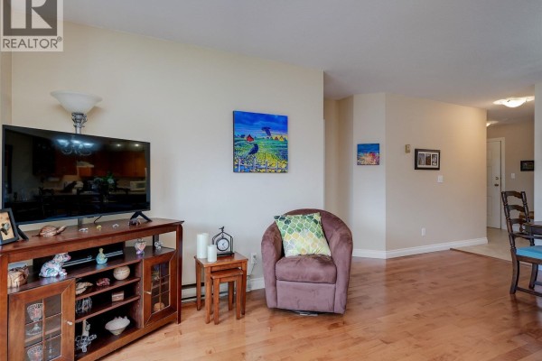Primary Bedroom - 202 7070 West Saanich Rd, Central Saanich, BC V8M1P5 Photo 4