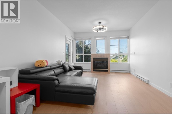 202 7300 Gilbert Road, Richmond, BC V7C3W2 Photo 3