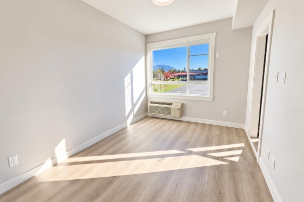 202 8423 Cedar Street, Mission, BC V4S0G6 Photo 5