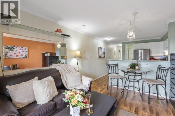 202 868 Kingsway, Vancouver, BC V5V3C3 Photo 3