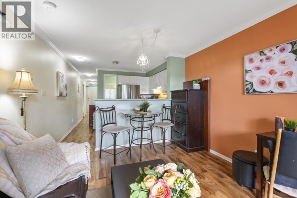 202 868 Kingsway, Vancouver, BC V5V3C3 Photo 4