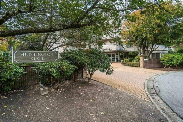 202 9299 121 Street, Surrey, BC V3V7X8 Photo 4